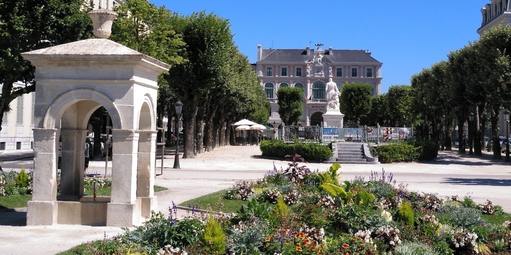 Plaza Real de Pau