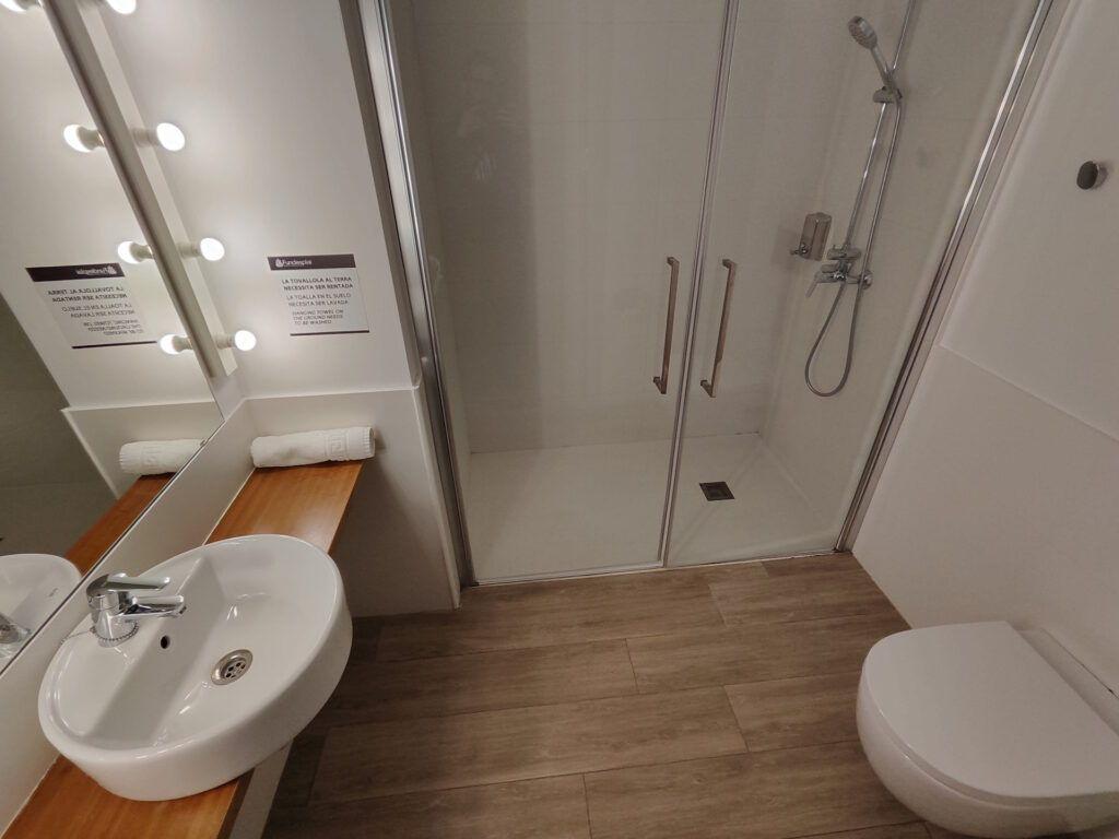 Albergue Centre Esplai - Hotel - Baño