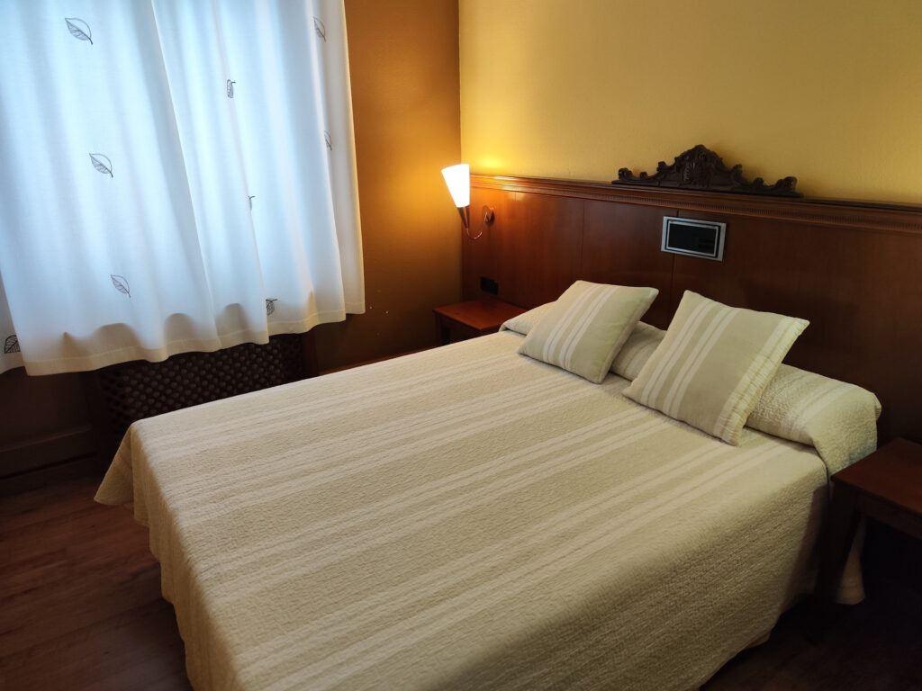 Habitación estándar en el hotel Hospital de Benasque