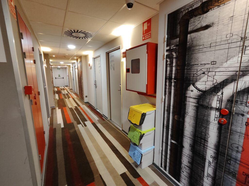 Interior del ibis Barcelona Castelldefels