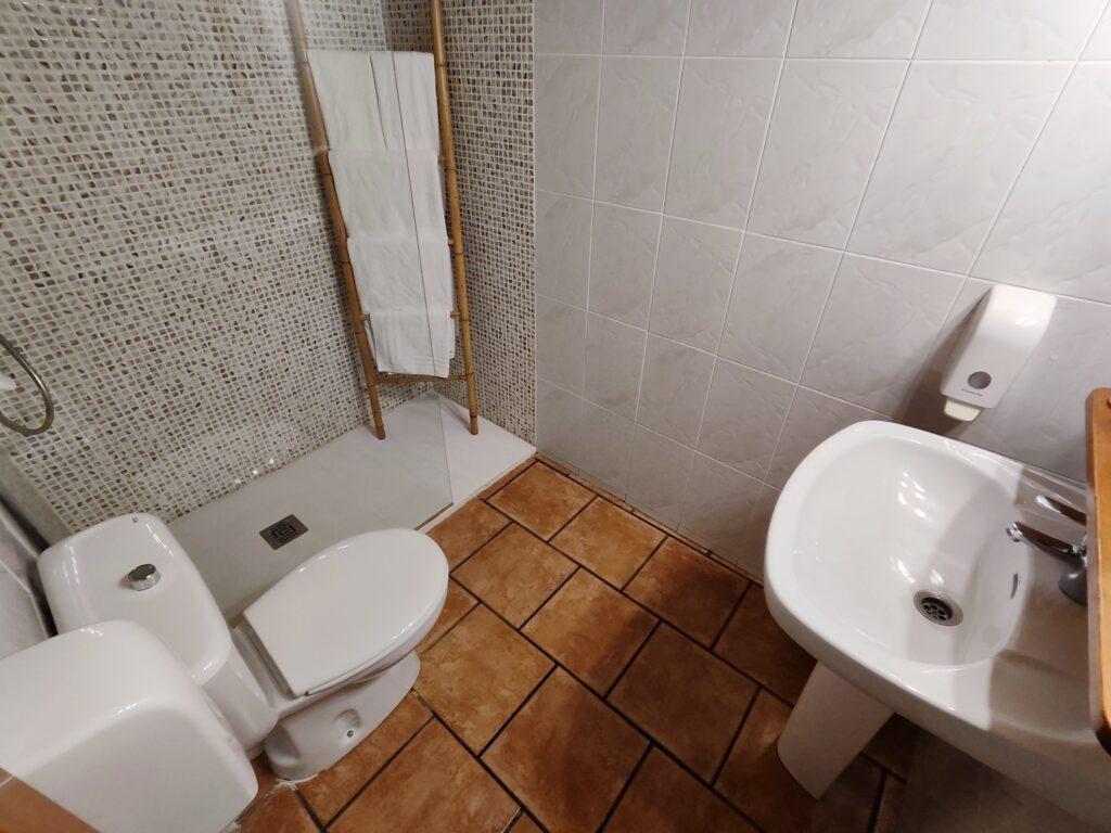 Baño en el Delta hotel