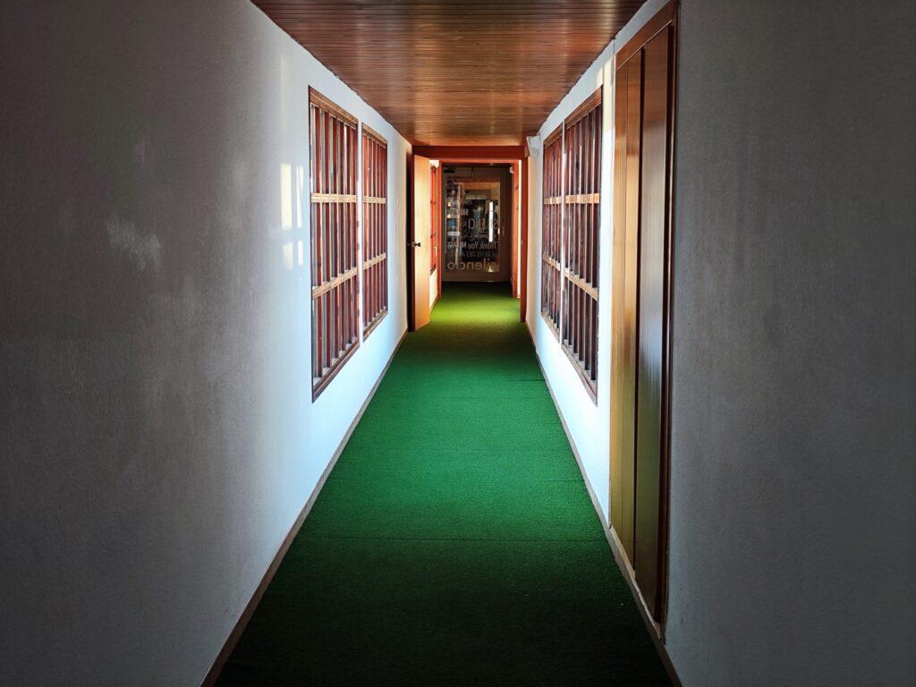 Pasillos en el Delta hotel