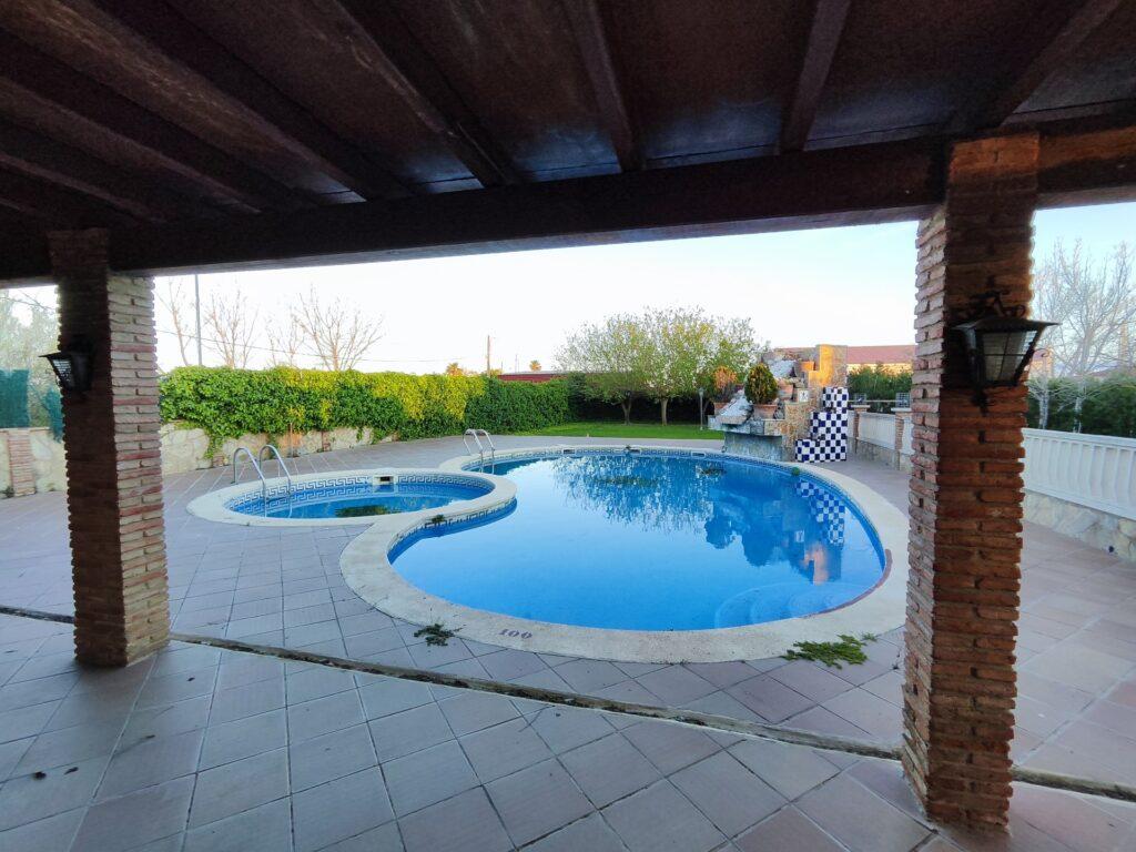 Piscina en el Delta hotel