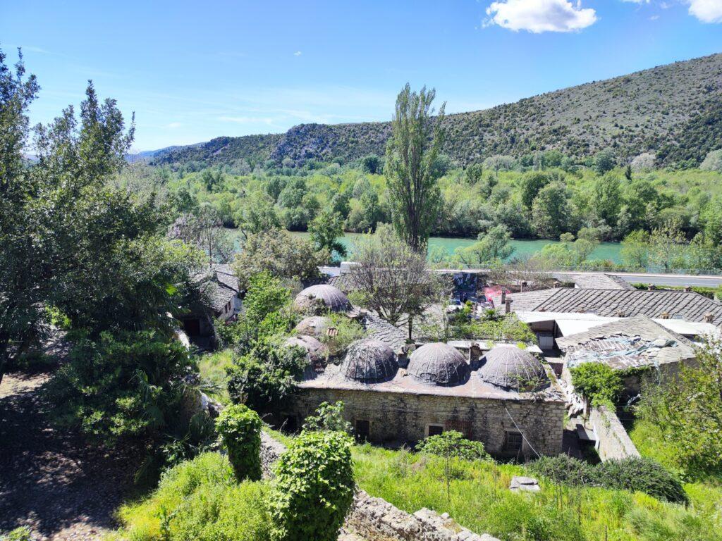 Madrasa y río Neretva en Počitelj