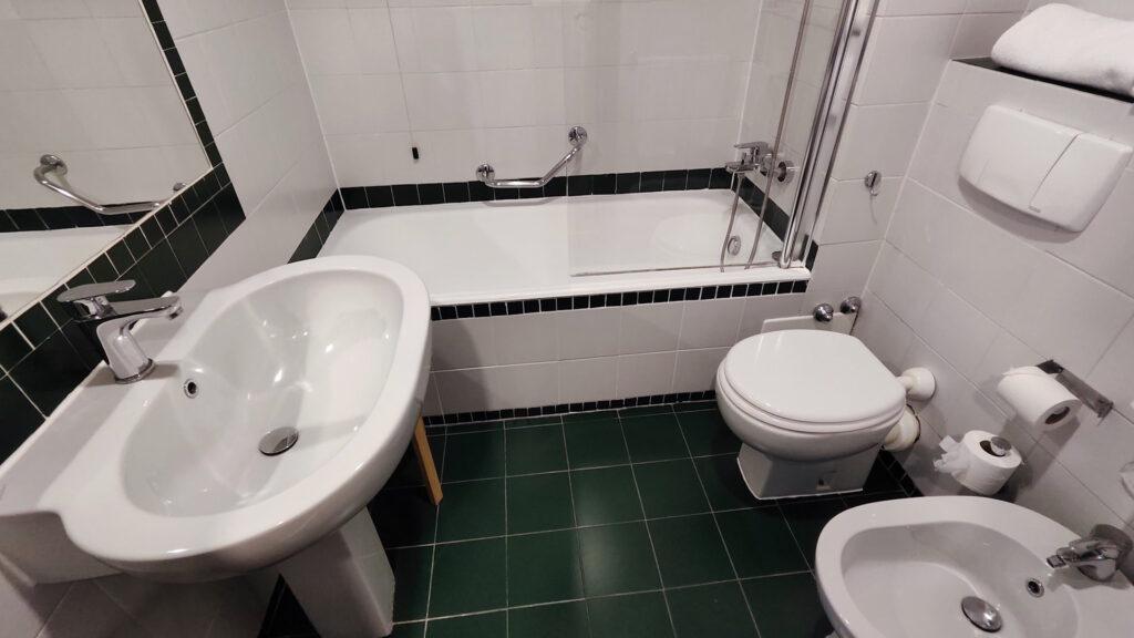 Baño del hotel Blaise & Francis