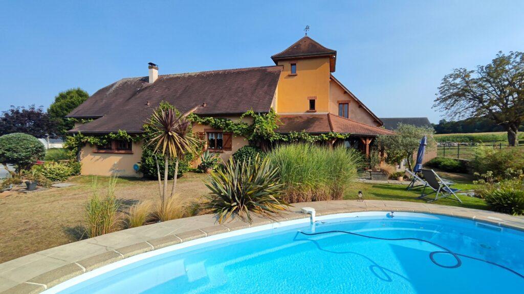 Piscina en Domaine des pierres trouvées