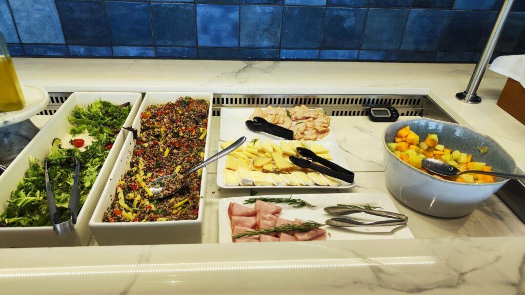 Comida fría en Air France-KLM Lounge — YUL