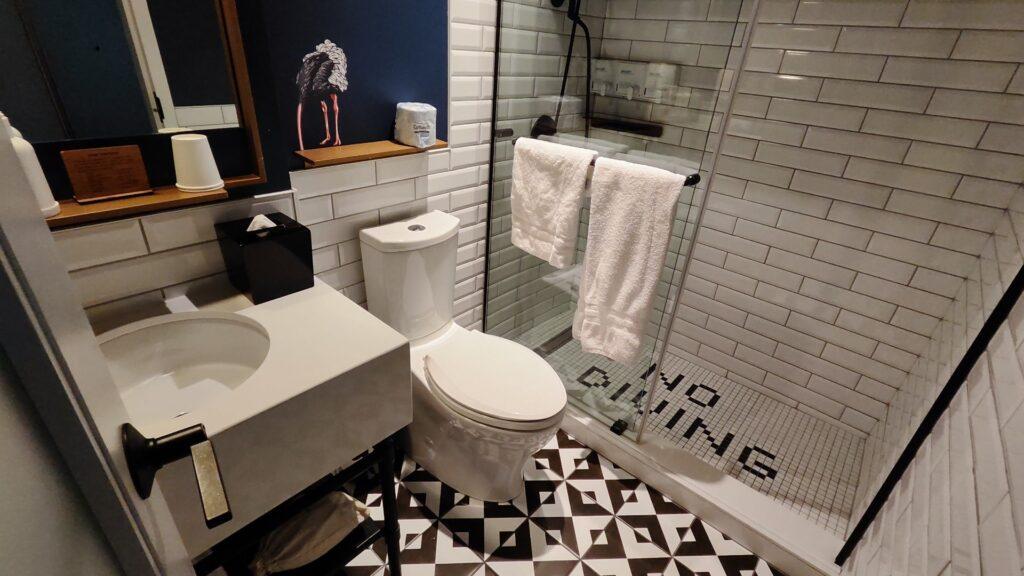 Baño en el Hotel Belmont Vancouver