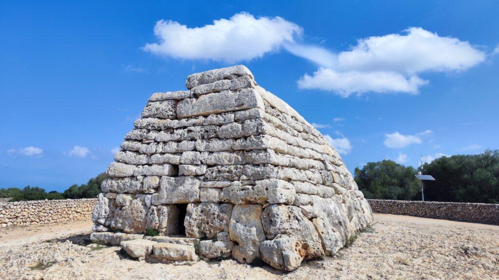 Naveta des Tudons