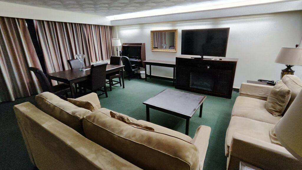 Salón en el The Business Inn