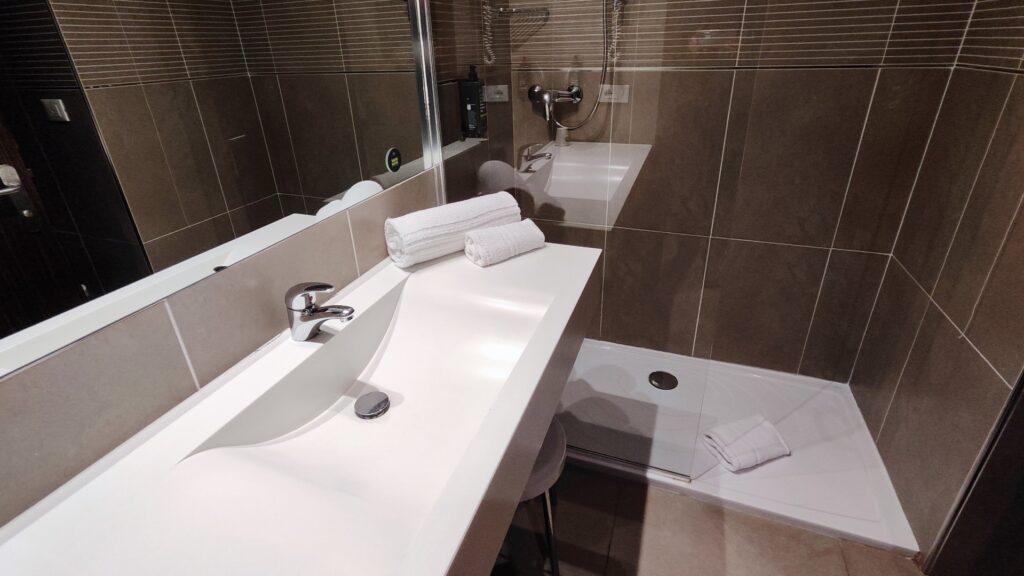 B&B HOTEL Trento — Baño