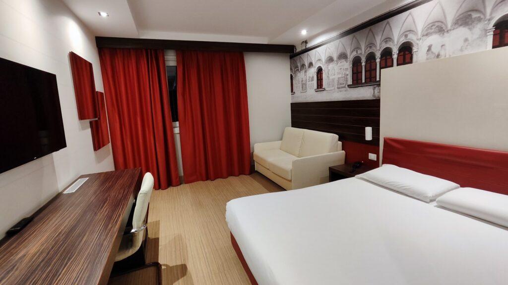 B&B HOTEL Trento — Habitación