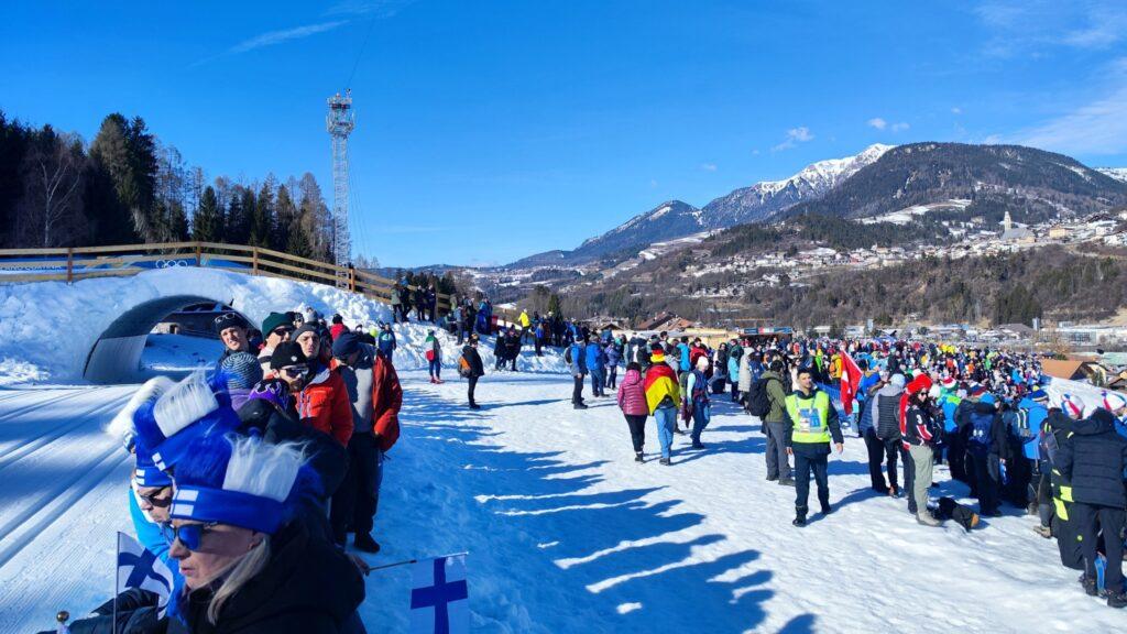 Posición para ver el skiatlon masculino en Tesero