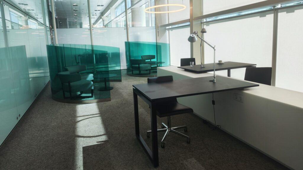 Zona de trabajo en sala VIP Colomer — BCN